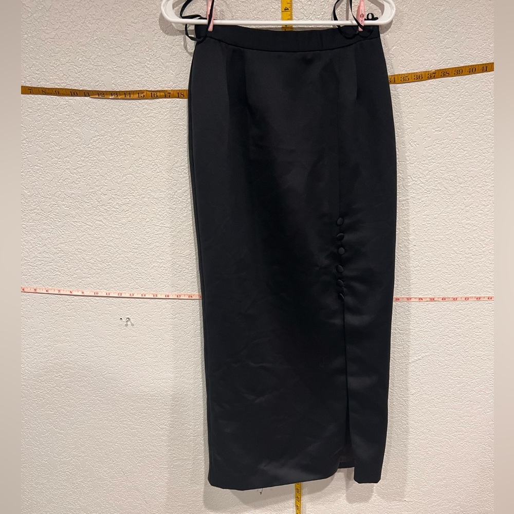 black pencil skirt